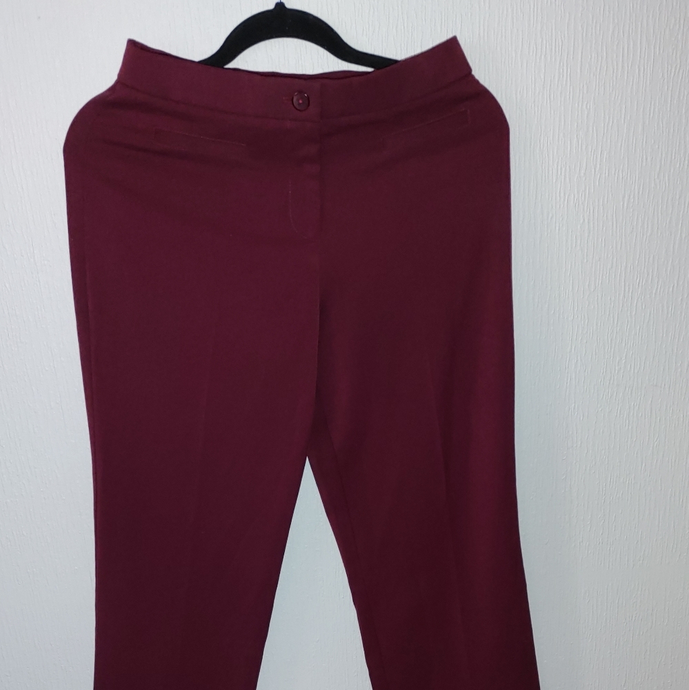 Laura Petites Straight Leg  Red Wine Pants Size 4